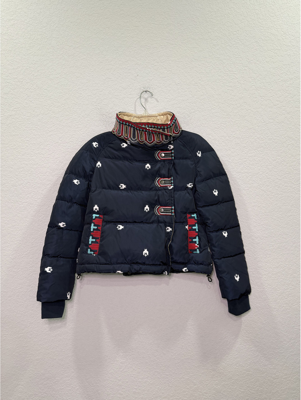 Liebo Embroidered Button Puffer Jacket - M